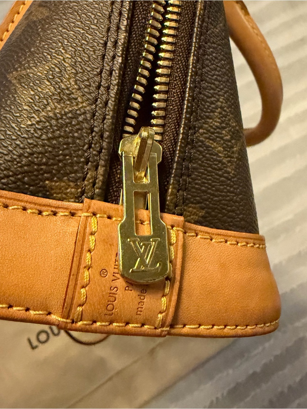 LOUIS VUITTON Authentic Monogram Alma BB - Picture 12 of 16